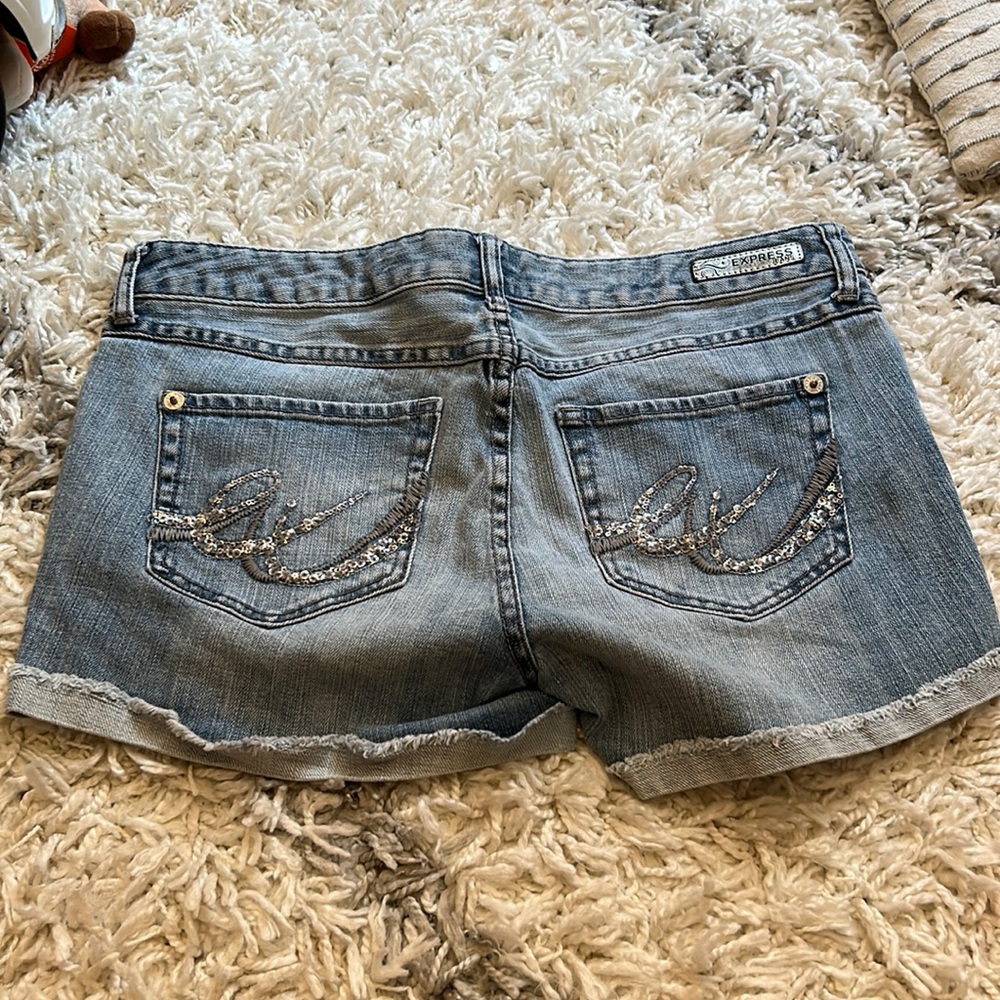 Express pocket detailed BEAUTIFUL shorts